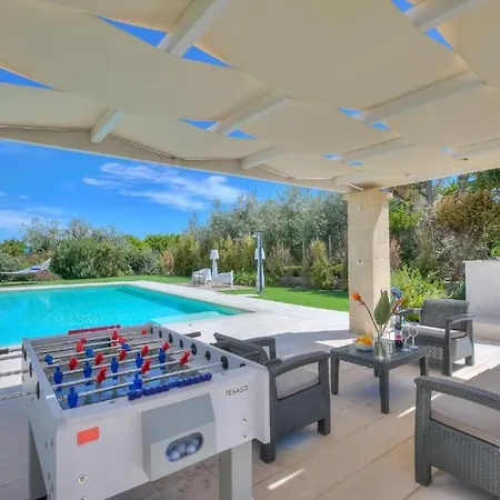Blue Coast Luxury Private Villa, Pool, Jacuzzi, ヴィラ
